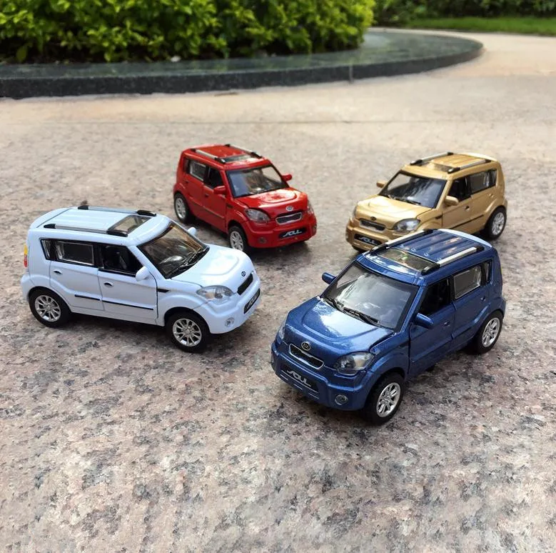 1:32 high simulation Alloy pull back model car,KIA soul SUV,4 open the door,music&flash,diecast metal toy vehicle,free shipping