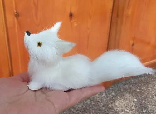 

Миниатюрная кукла-лиса белого цвета, имитация, из смолы и меха, маленькая игрушка-подарок, примерно 12x9 см