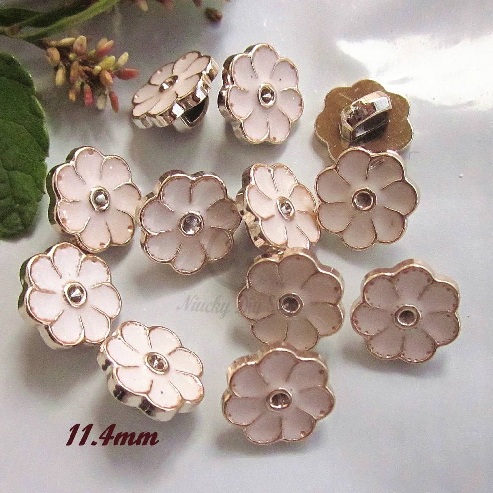 50pcs 11mm Square Foot White Epoxy Flower Sewing Buttons for Weding Decoration Clothing Diy Craft Decorative Buttons