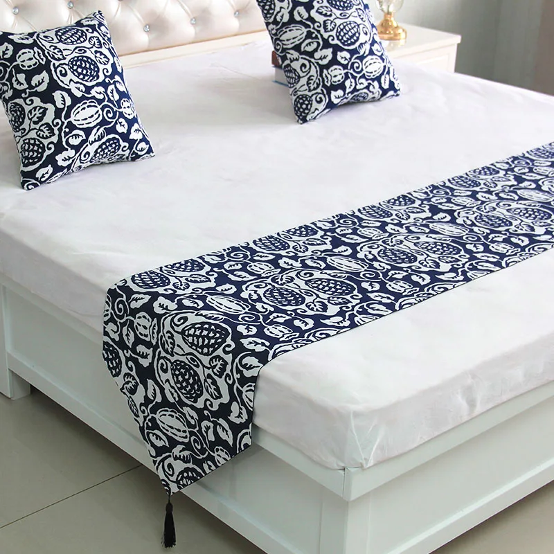 Black and White Stripes Bedspread Modern Simple Style Bed Runner Bedding Scarf Wedding Home Hotel Bedroom Decorative Bed Cover