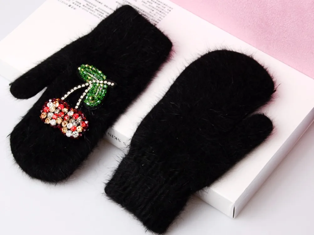 2017 Winter Gloves Luxury Crystal Cherry decoration Rabbit fur gloves For Woman winter gloves girls Mittens