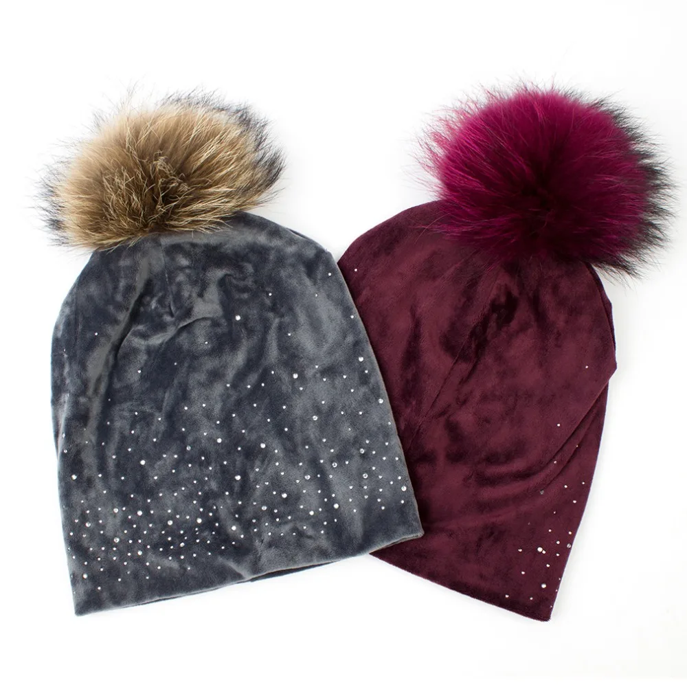 Geebro Winter Women\'s Pom Pom Rhinestones Beanie Hat and Neck Scarves Casual Casual Velvet Beanies Hat With Raccoon Fur Pompon