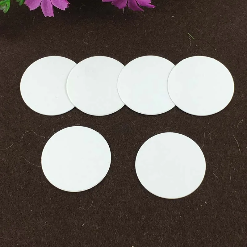 500Pcs/Lot Round Shape Paper Tags For Jewelry Boxes Festival Gifts Cases Packaging Note Hang Tags Accept Custom Logo White Brown