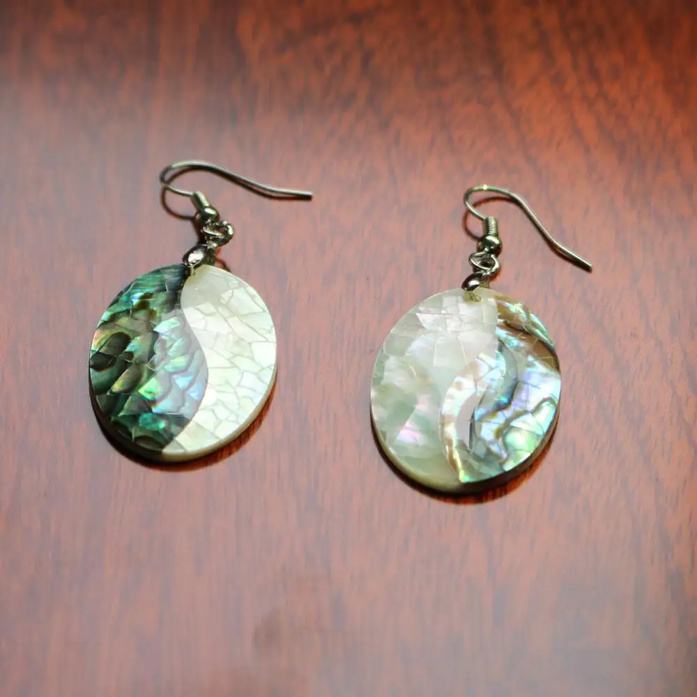 European And American Fashion 1 Pairs Oval White + Green Abalone Shell Ladies  Earrings