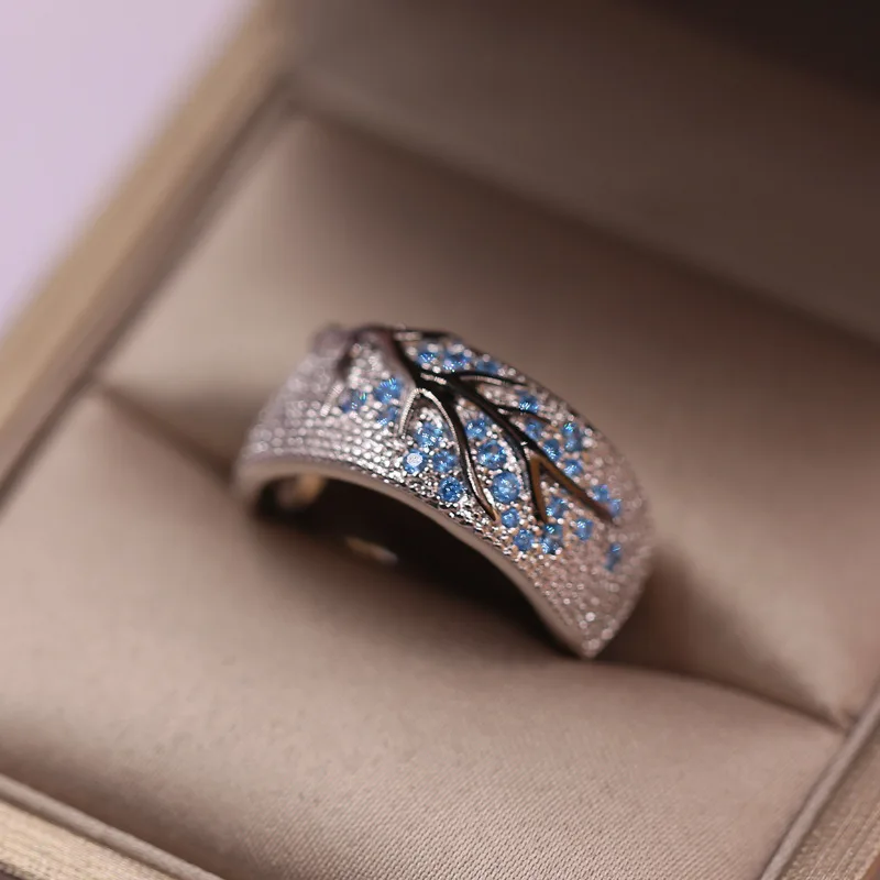 Creative Red Crystal Leaves Rings for Women Shiny Tree Branch Ring Unique Punk Black Gold Color Branch ring Jewelry gift