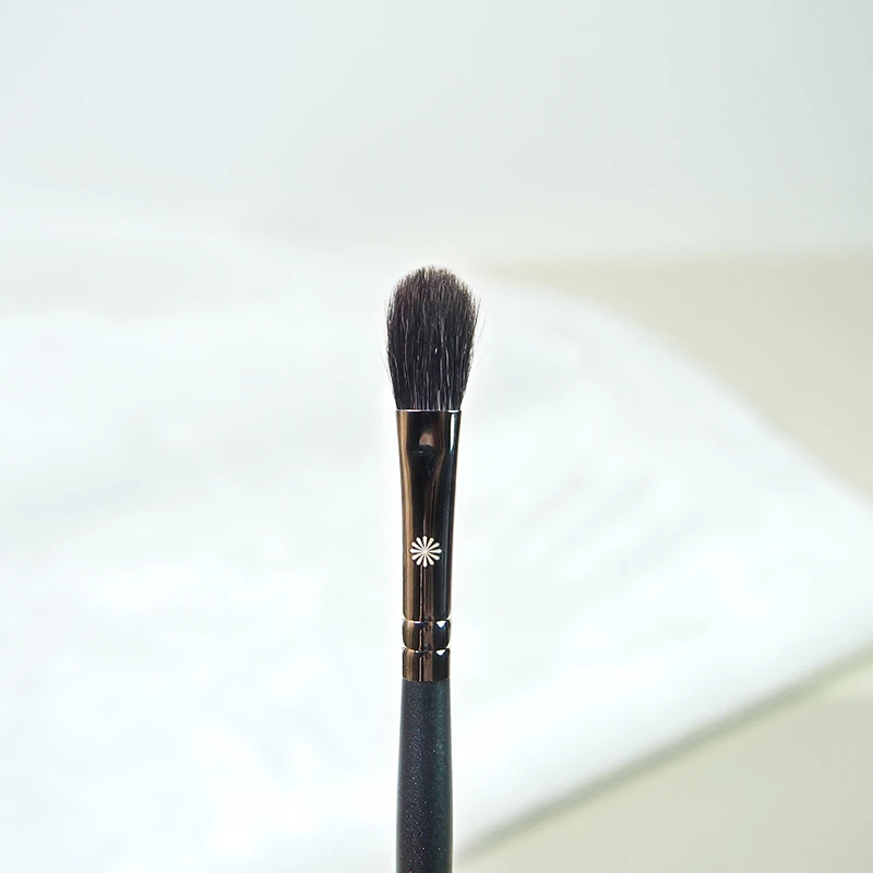 Cepillo para mezclar ojos de alta calidad # 207A cepillo de sombra de ojos medio de pelo de cabra suave, licuadora, cepillo de maquillaje cosmético