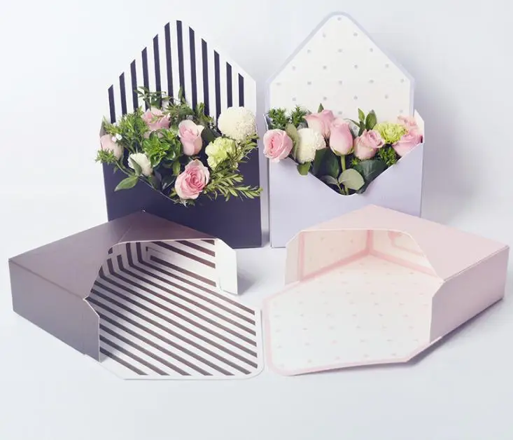 50pcs Mini Creative Paper Envelope Fold Flower Box Bouquet Floral Box Rose Packaging Gift Box Party Decoration SN319