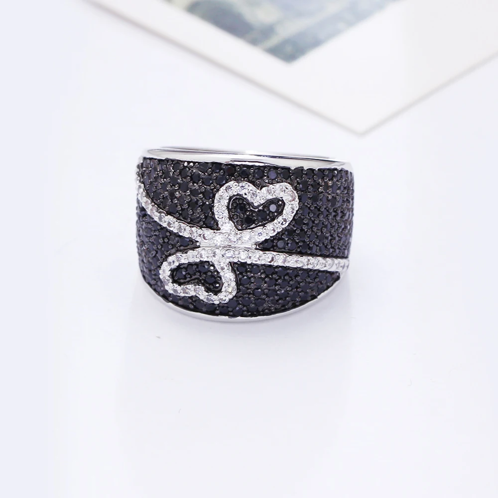 Lovely black and white ring aaa zirconia stones heart design nice jewelry finger rings for women