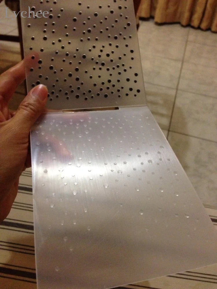 Lychee Life Dot Bubble Plastic Embossing Folder For Scrapbook DIY Album Card Tool Plastic Template Stamp Card Making Decoration