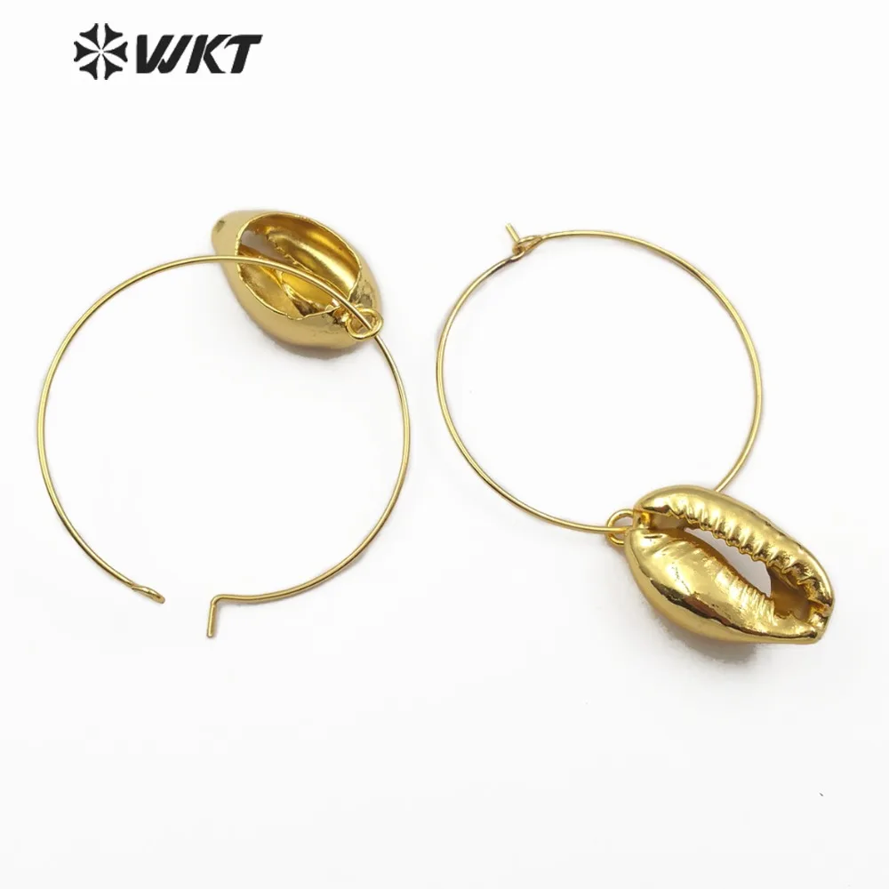 WT-E484 Classic Style Cowrie Shell Earring Sea Shell With Full Gold Electroplated Big Loop Charm Women Boho Shell Jewelry