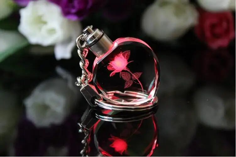 

Personalized Design Laser Engraving rose Crystal Keychain LED Colorful Changing Heart Shape Couple Key Chain Fashion Gift 100pcs