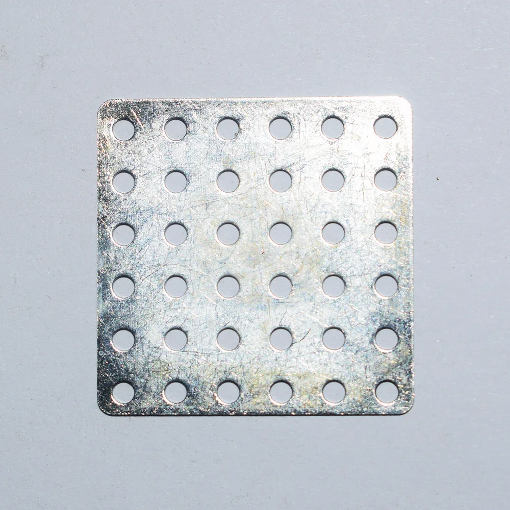 10/100pcs 30x30mm Porous square iron rc car plane robot kids toys for boys diy baby accessories montessori juguetes nero IS3030