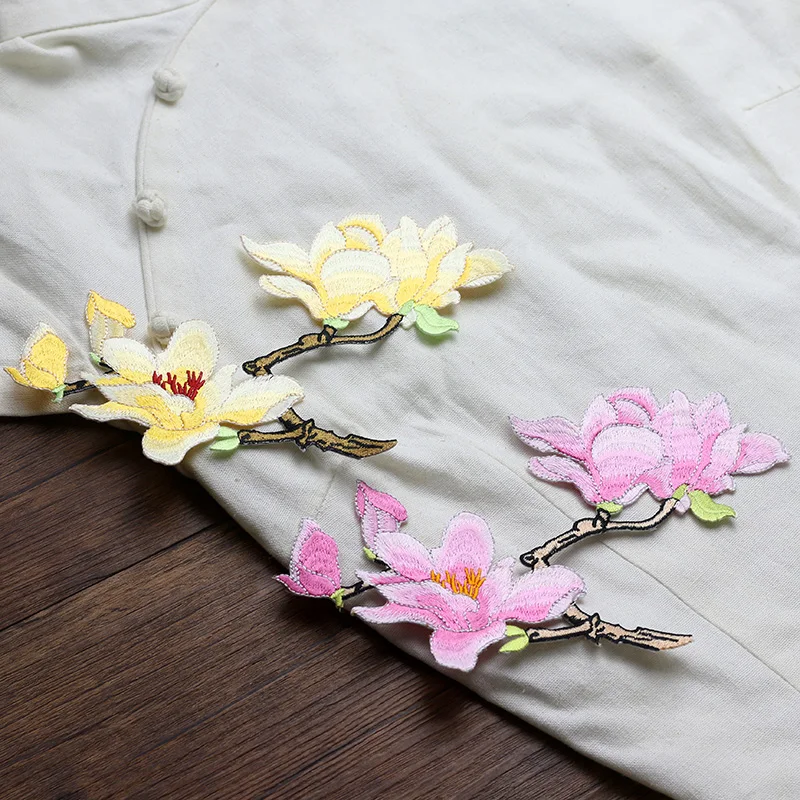 

New fashion magnolia embroidery flower sticker cloth paste iron on clothing patch DIY accessories flower patch