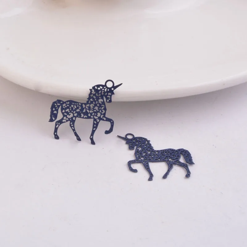 50 Stück AC9435 23*21mm KC Goldfarben und versilberte zarte hohle Einhorn-Anhänger für Ohrringe, Halsketten und Anhänger. – Detail 6