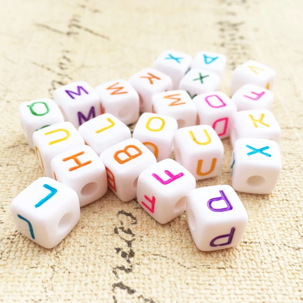 

New Arrival 550pcs/Lot 10*10MM Square Acrylic Letter Beads White with Colorful Initial Alphabet A-Z Printing Plastic Spacer Bead