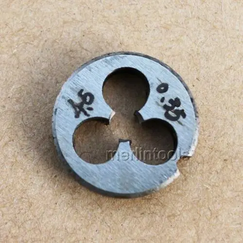 M4.5 x 0.35 اليد اليمنى موضوع يموت 4.5m
