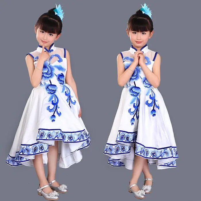 

Sixty-one blue and white costumes for children in primary school children zither performance clothing choral service