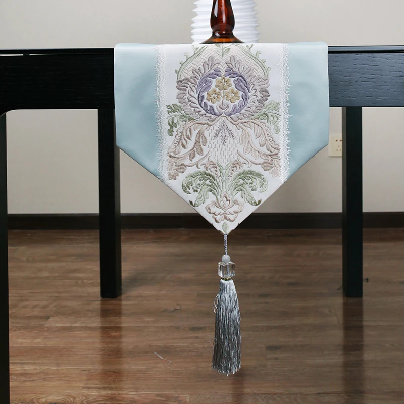 A European-style luxury home cloth table runner embroidered spinning 013 upscale dining table flags flag blue tablecloths coffee