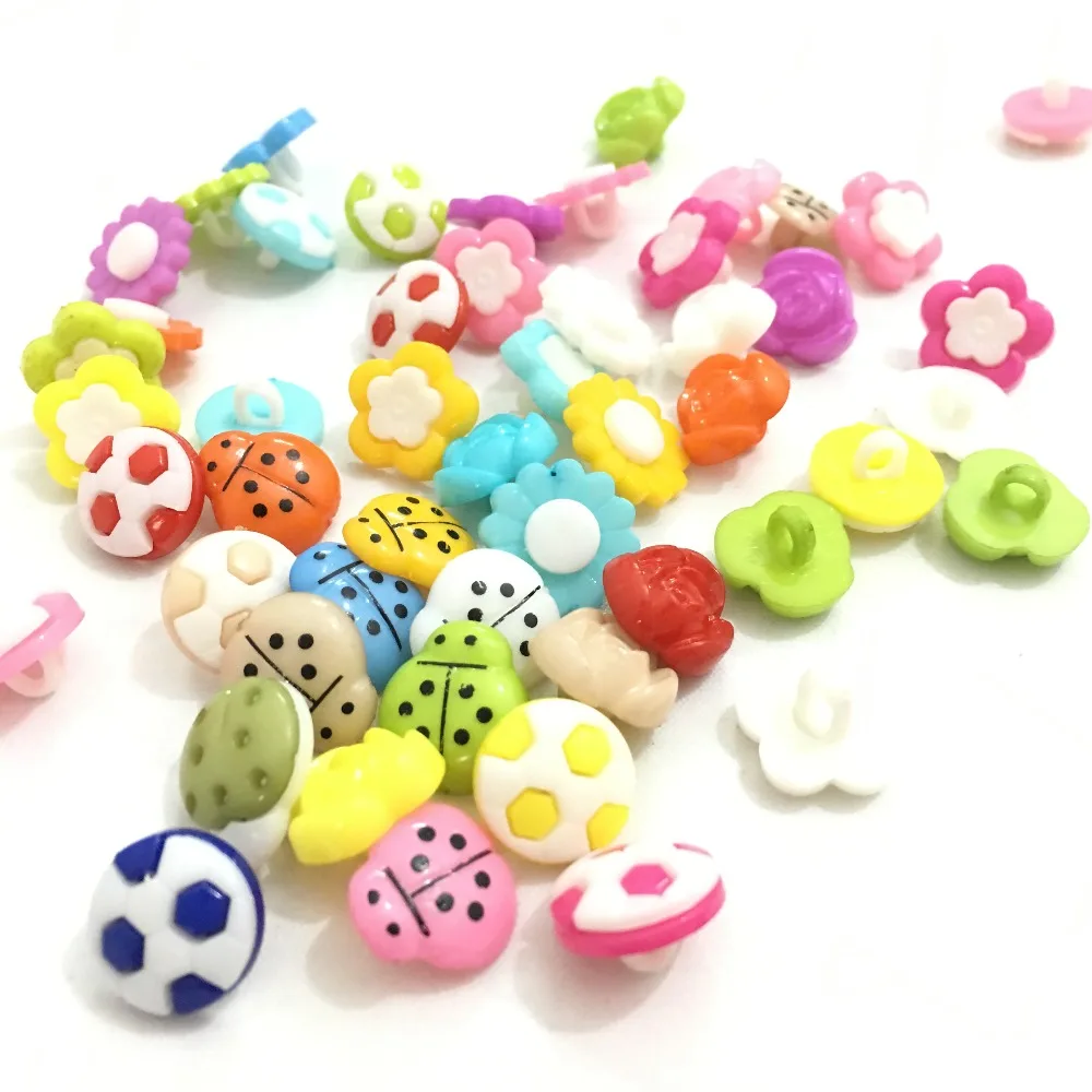 100PCS Mix colors plastic flower football rose ladybug mix shape buttons 1 hole Sewing children Buttons  7NK189