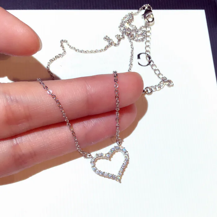 Romantic Shiny AAA Zircon Heart Pendant Necklaces For Women Jewelry Exquisite Rose Gold White Gold Color Short Clavicle Necklace