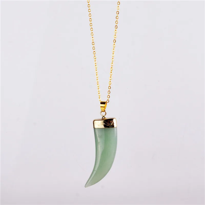 2018 The New Popular Natural Crystal Pendant, European Small Langya Crescent Color Pendant