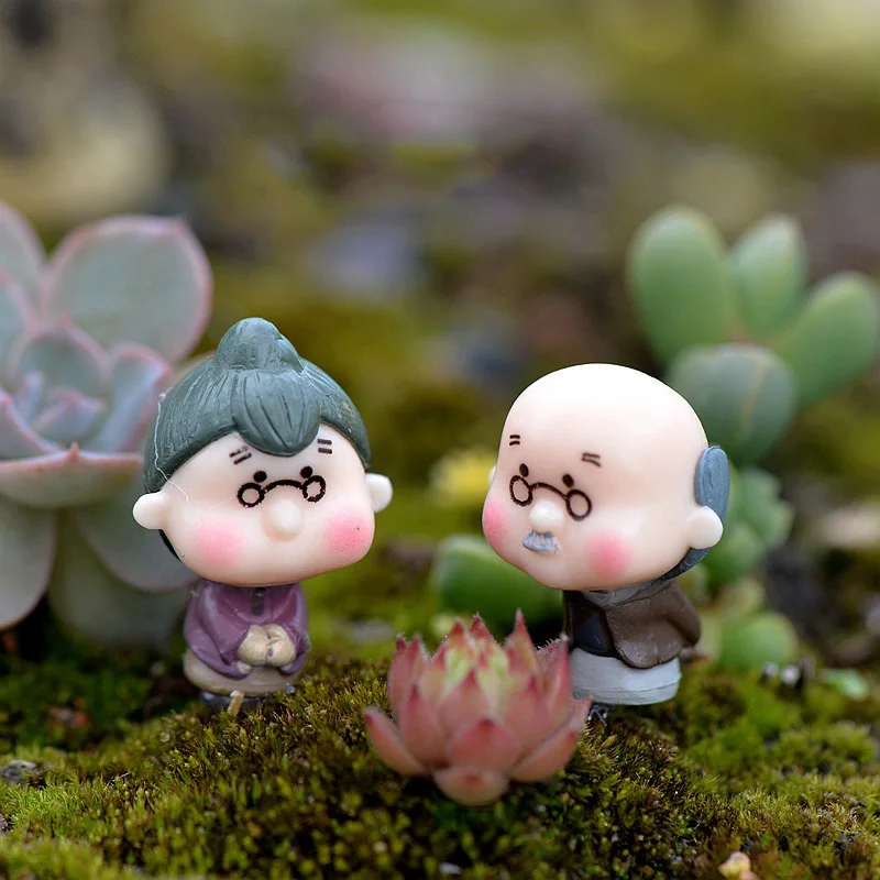 Small Old Couple Lover Granny Grandparents Figures Decorative Mini Fairy Garden Cartoon Animals Statue Miniature Moss Ornaments