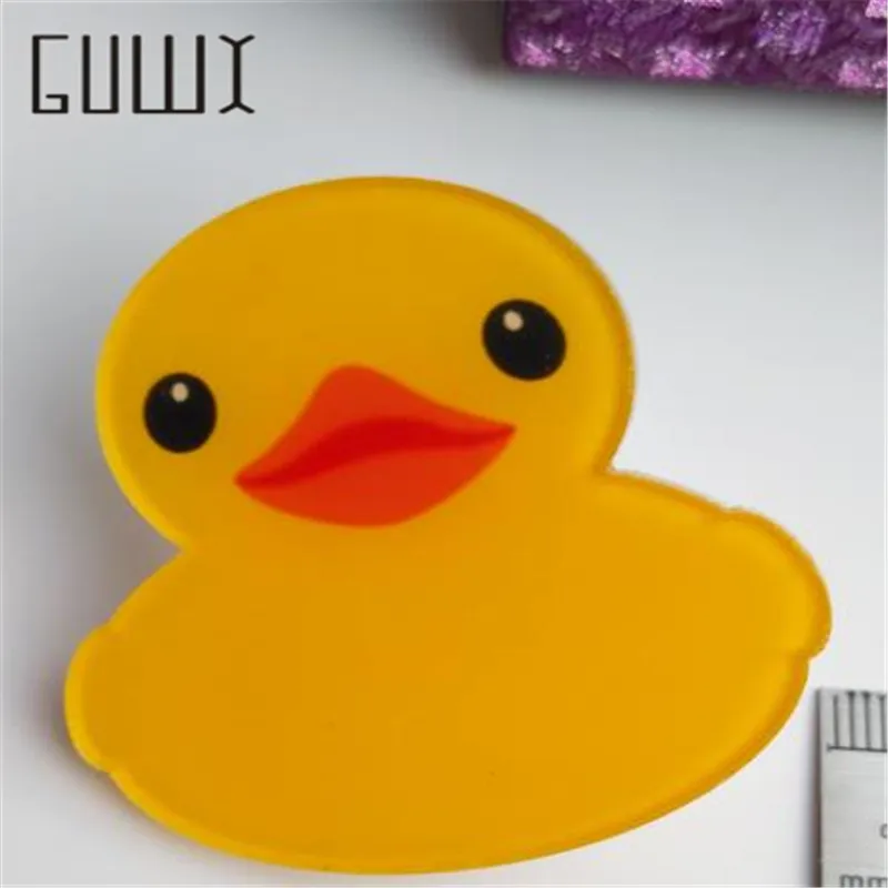 1pcs Cute badges yellow duck children acrylic pin badge symbol cartoon icon package decoration small gifts The child's gift