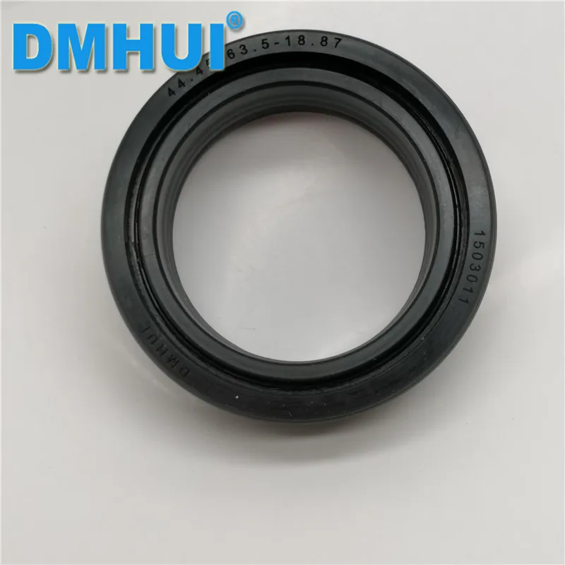 

Резиновое уплотнение вала трактора марки DMHUI 30X44X17 мм для OEM 12036964B COMBI SF19 сальник 30*44*17 мм