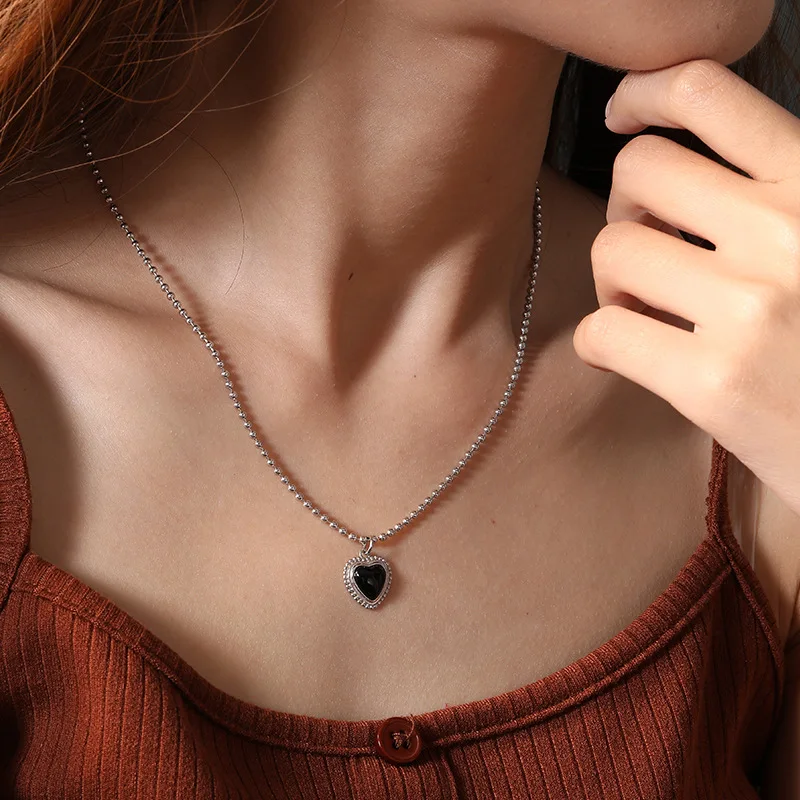 

Silvology 925 Sterling Silver Black Agate Heart Necklace Round Bead Chain Elegant Pendant Necklace For Women Fashionable Jewelry