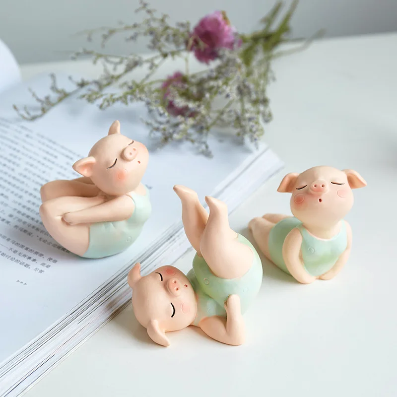 Mini Cute Pig Girl Yoga Posture Statue Piglet Resin Sculpture Decoration Ornament Home Office Store Desk Gift Party Decor