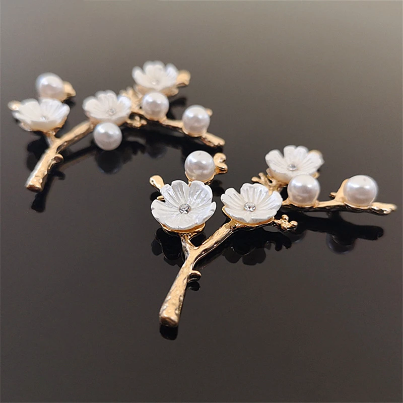 2018News 50pcs Three-Flowers and Pearl Alloy Branch Button for DIY Hair Accessories or Phone Case Decoration HZ380