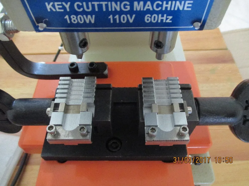 Universal Key Machine Fixture Clamp Parts Locksmith Tools For Key Copy Duplicate Cutter Machine For Special Car Or House Keys