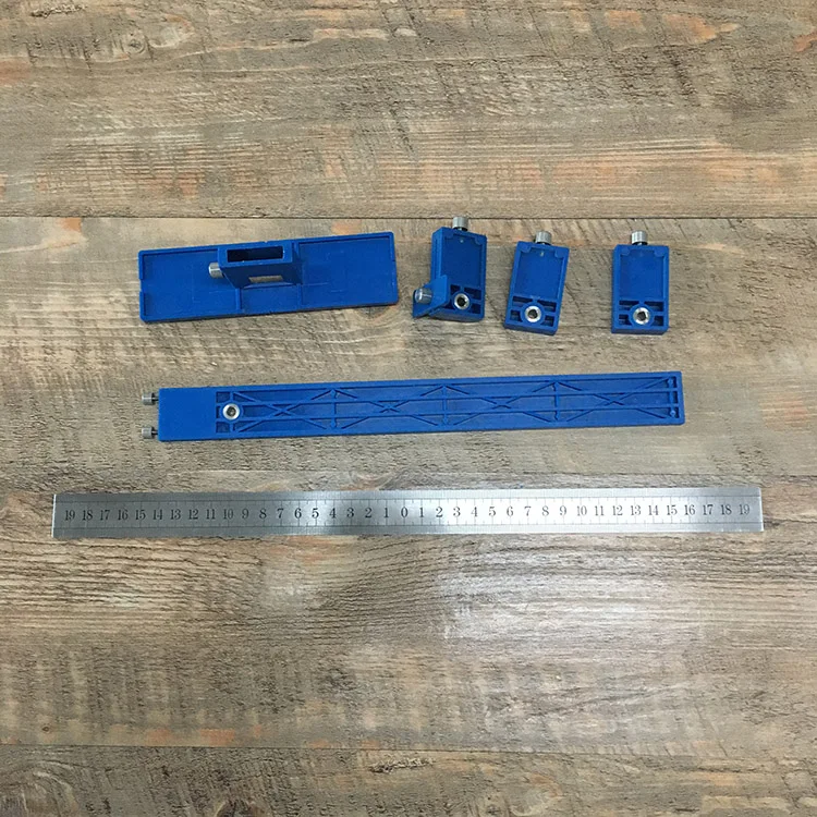 Kayu Lubang Instalasi Locator