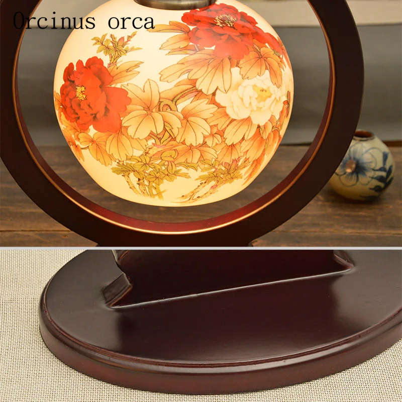 Lampe de table en céramique créative antique chinoise, lampe de bureau en bois massif, peinture de fleurs pastorales américaines, chambre à coucher, nouveau