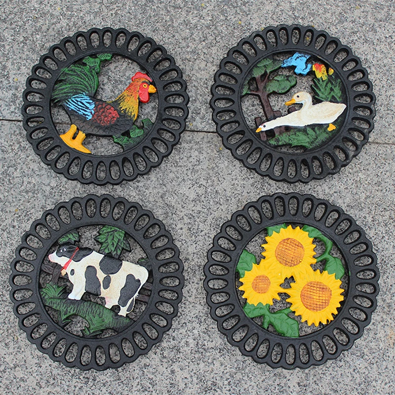 

Vintage Round Oval Black with Hand Paint Color Rooster Cow Duck Sunflower Grape Cast Iron Heat Insulation Table Place Mat Plate