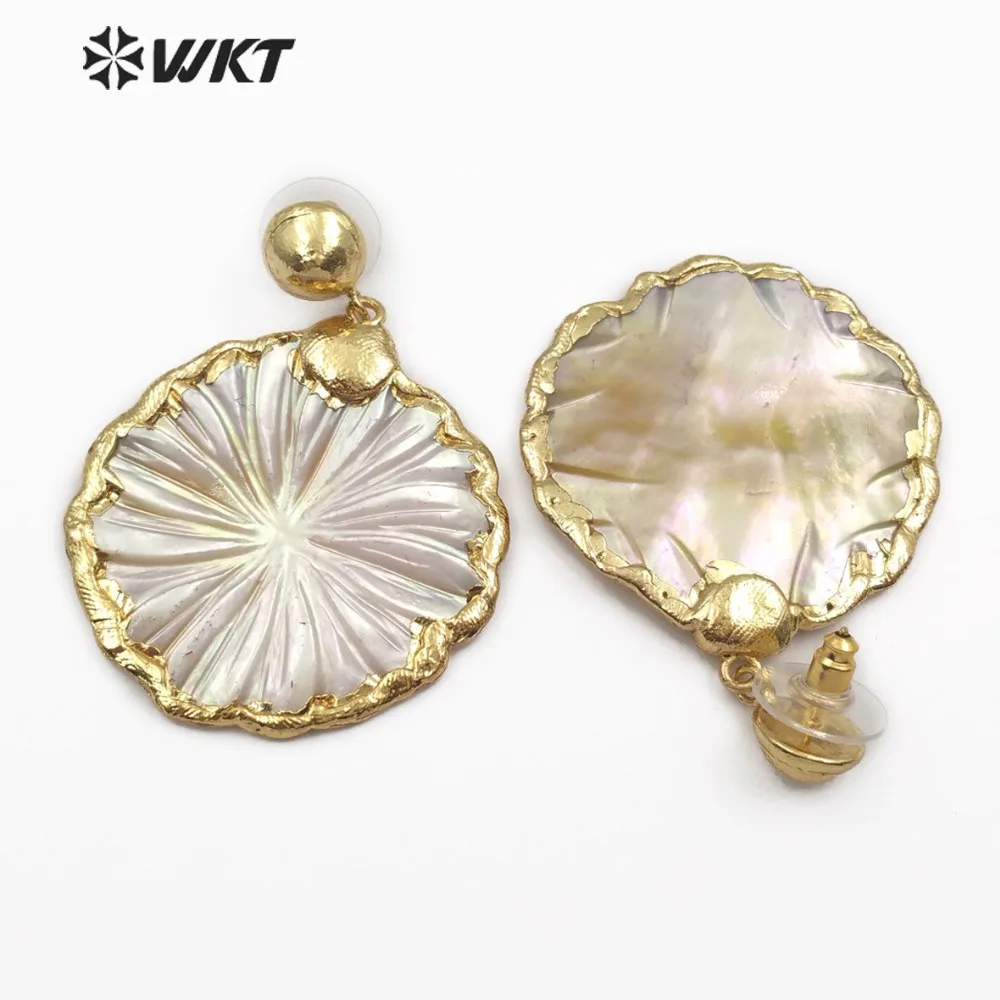 

WT-E482 Natural White Shell Carve Earring Petal Shape Vogue Design For Women Summer Wedding Jewelry