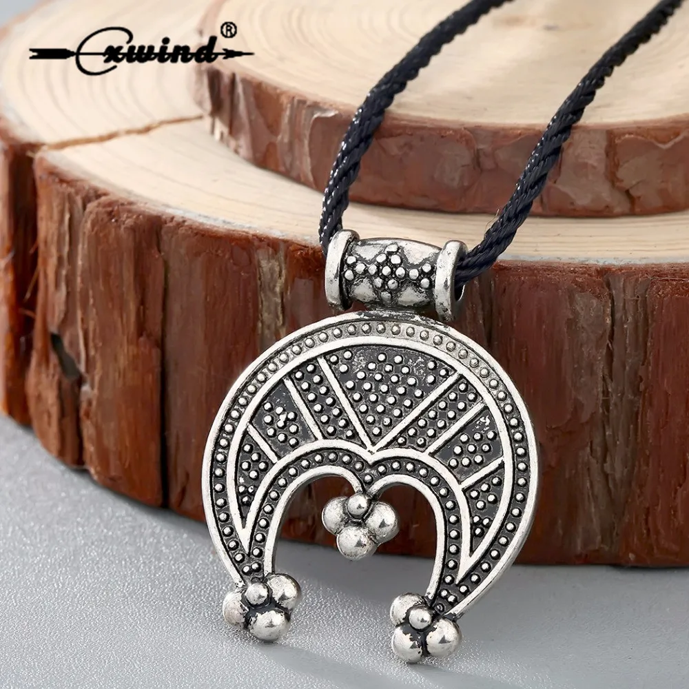 Cxwind vendimia Tricorn Lunula es mujer amuleto protector media luna collar Viking colgante mujeres hombres collares moda joyería amuleto de luna creciente