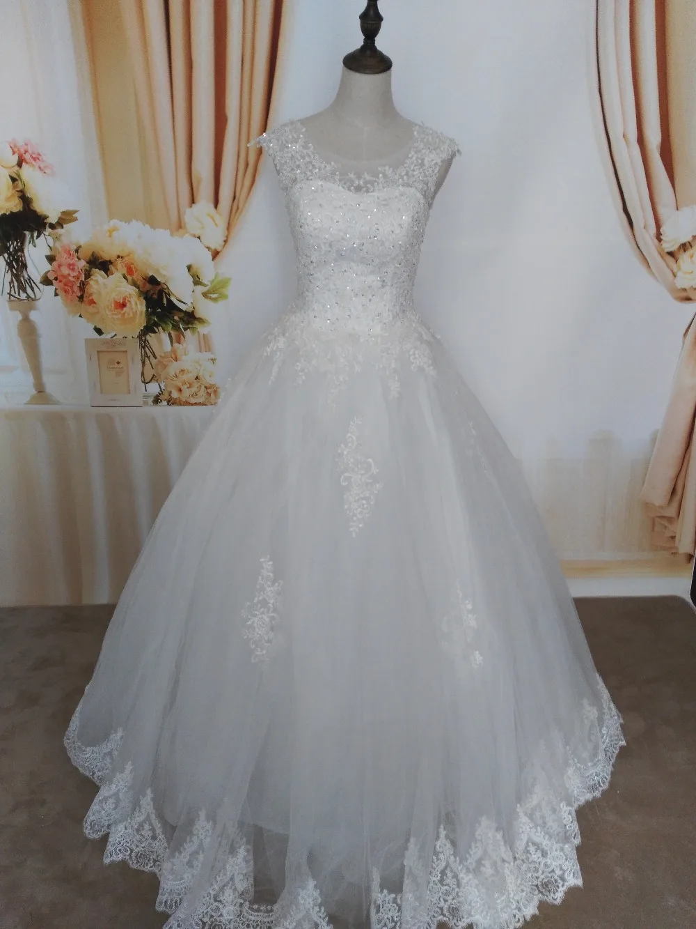 ZJ9128-vestidos de novia elegantes para novias, cuentas de cristal, lentejuelas, blanco marfil, talla grande, escote en forma de corazón Formal con encaje Edg, 2023