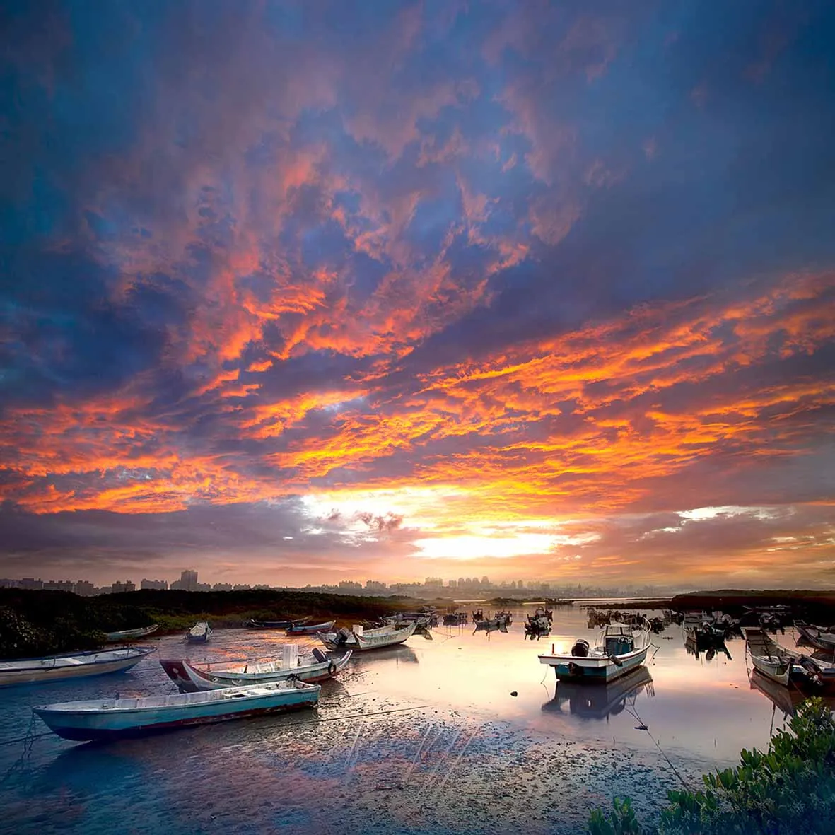 Allenjoy photography background Fire clouds beautiful sunset beach fishing boat life natural children photos camera fotografica