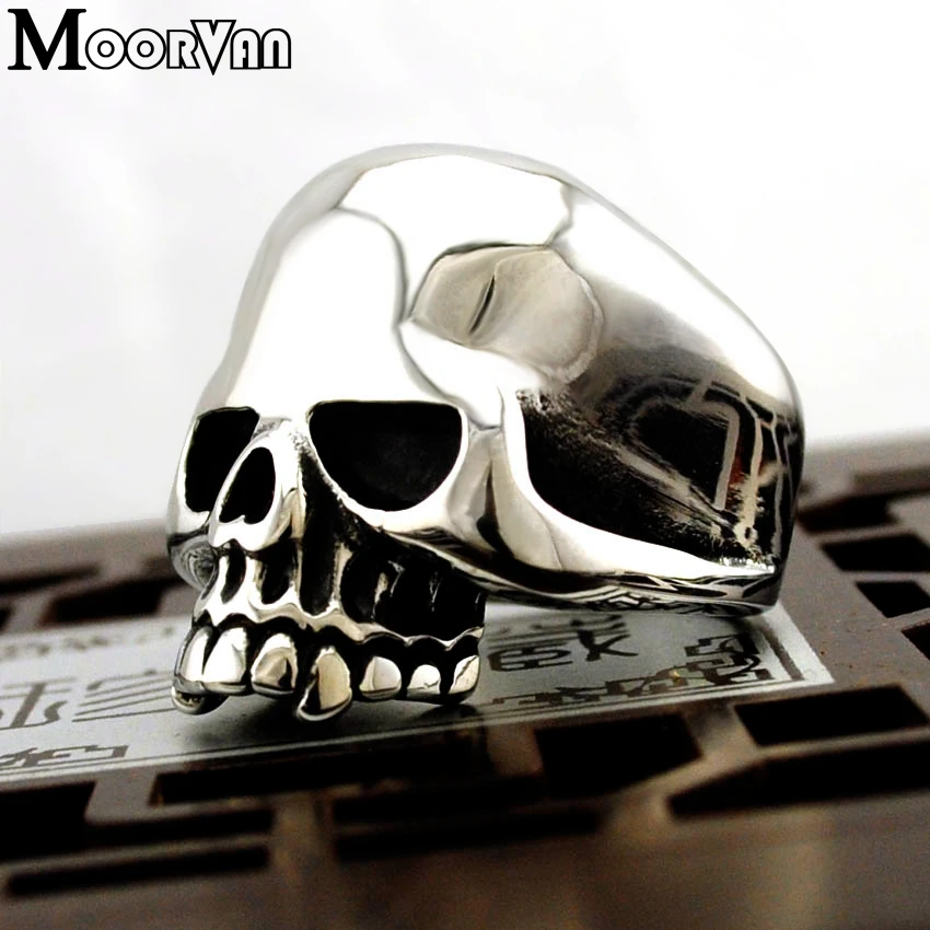 Moorvan Drop ship Cool Stainless Steel Rings For Men Trendy Smooth Polishing Big Tripple Skull Ring Punk Biker Jewelry VR312