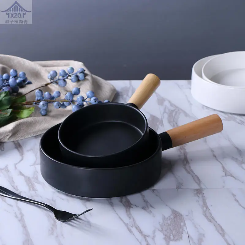 Western Food Dumb Household Baked Wood Handle Baking Plate Cheese Baked Rice Pasta Plate Creative Feature Ceramic Export