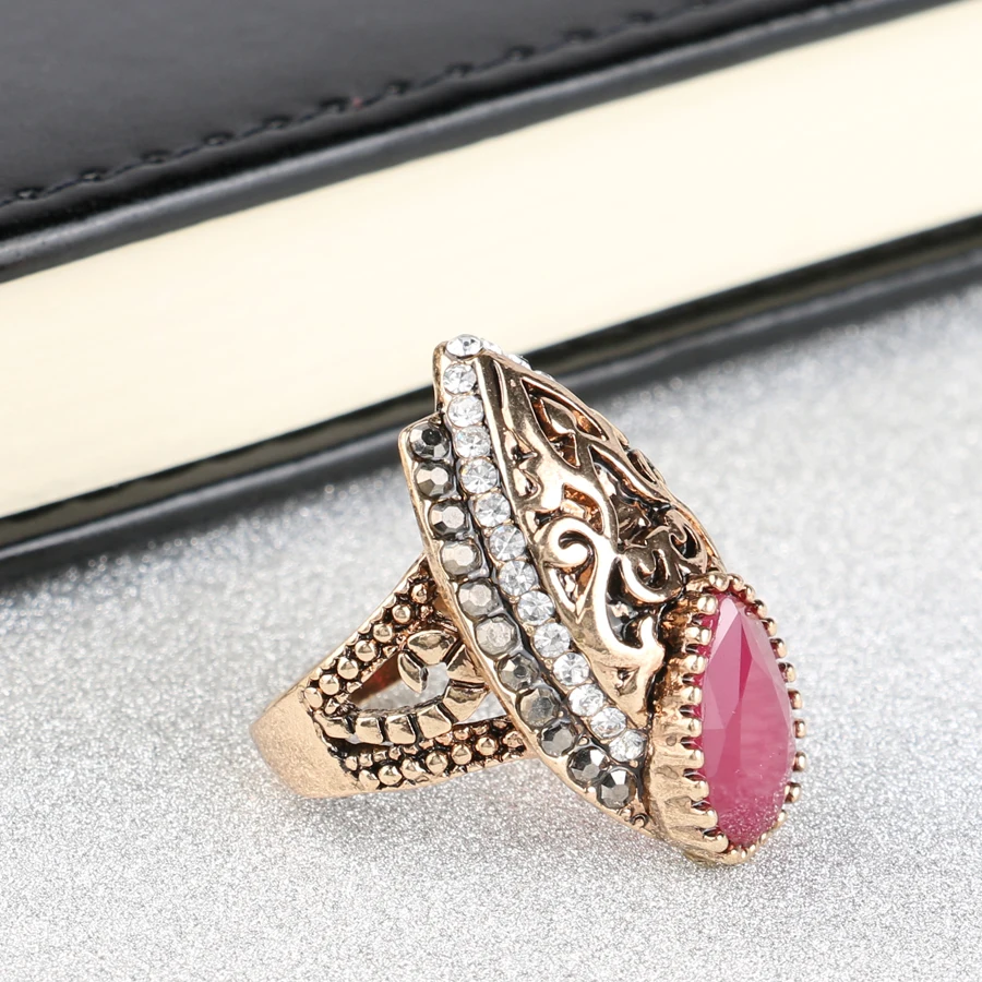 2018 New Arrivals Vintage Wedding Rings For Women Indian Jewelry Trendy Fashion Antique Gold Crystal Geometric Ring Love Gift