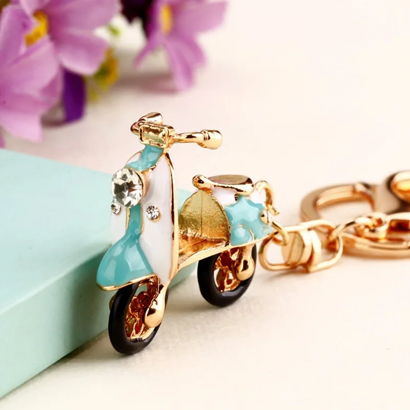 2024 Full Crystal Motorcy Pendants Jewelry Animal Keychain Car keyrings Women\'s bag accessories Unicorn keychain Rhinestone Keys