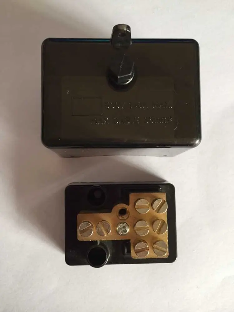 Black 135A/4T Link Neutral/Active Junction Box electrical connector