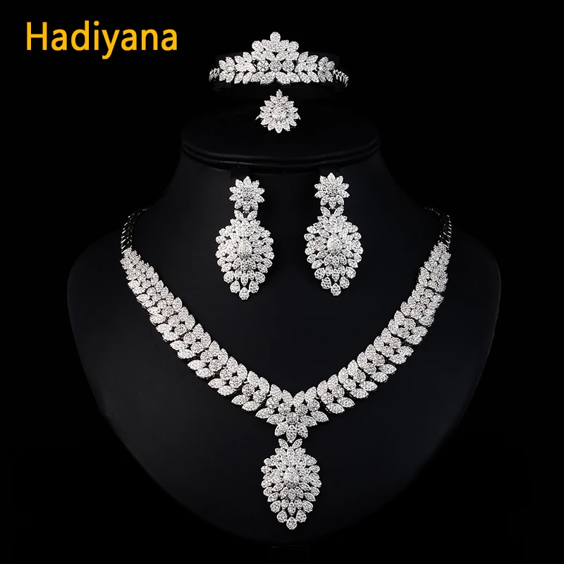 HADIYANA Jewelry Set Elegant Beautiful Designer Jewelry for Women Necklace Earrings Bracelet Ring 2330w Birthday Gifts Accessory