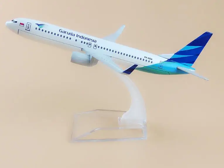 

16cm Alloy Metal Air Garuda Indonesia Airlines Plane Model Boeing 737 B737 PK-GEH Airways Airplane Model Aircraft Mode