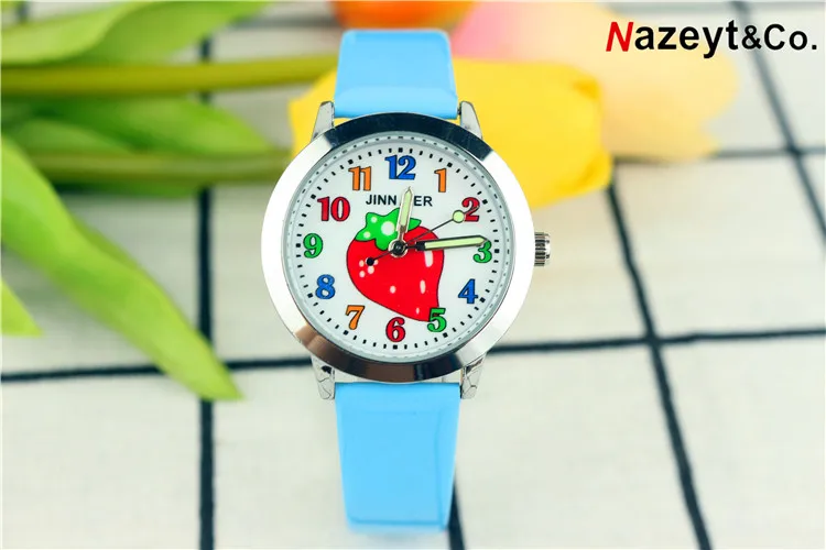 2019 nieuwe mode meisjes leuke cartoon aardbei dial lederen horloge hoge qulity kinderen kids lichtgevende handen gift klok