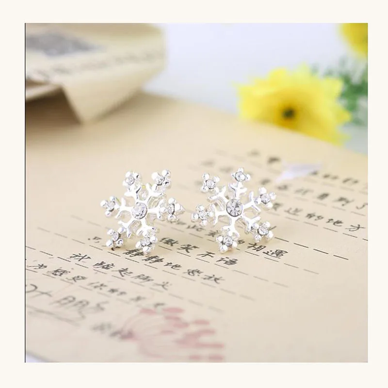 Grace Jun(TM) New Fashion Cute Snowflake Shape Clip on Earrings Without Piercing for Girls  Kids Easy To Wear  No Hole Ear Clip