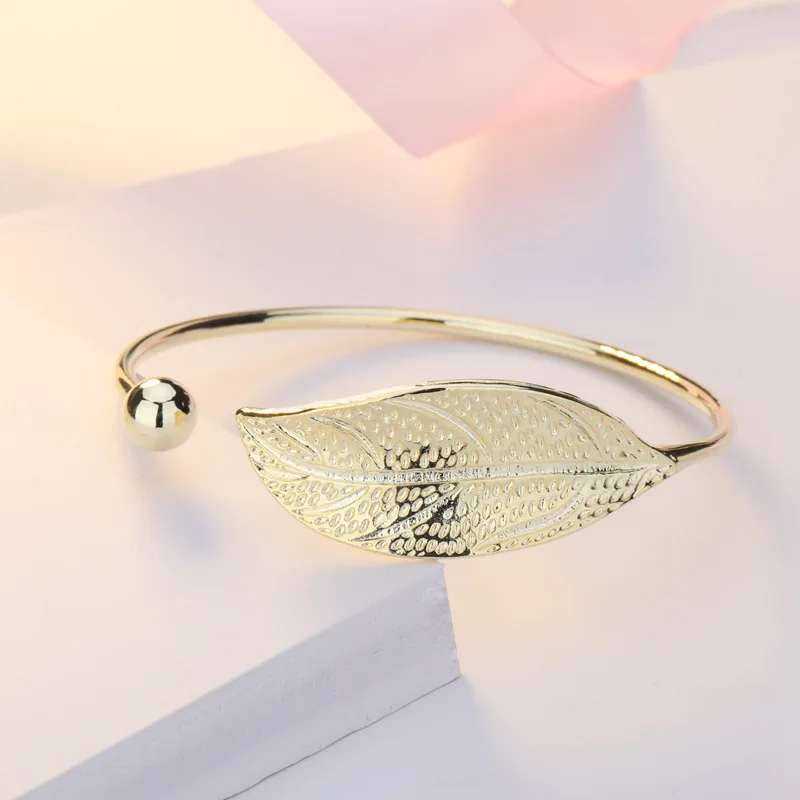 ZHOUYANG Bangles For Women Sweet Literary Elegant Fresh Leaf Shaped 4 Color Charm Open Bracelet Gift Fashion Jewelry KAH139