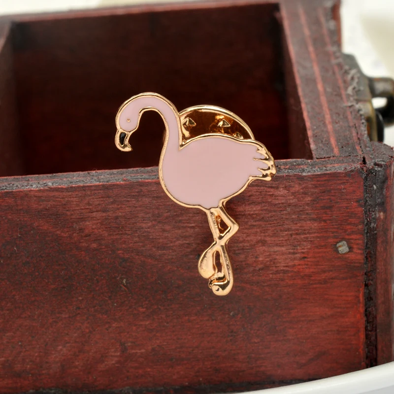 Lovely Pink Enamel Flamingo Brooches Carton Jewelry for Women Lapel Pin Jewelry Accessories